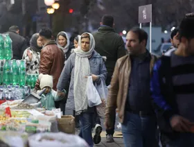 تجار إيران.. الخسائر الاقتصادية تصيب بالإحباط وتدفعهم لمعارضة الحكام