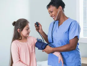 هذه هي أسباب ارتفاع ضغط الدم عند الأطفال