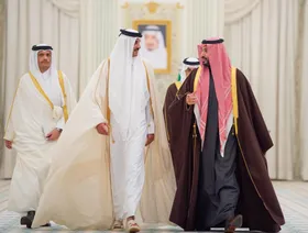 ولي العهد السعودي وأمير قطر يبحثان هاتفياً تطورات الأحداث الإقليمية والدولية