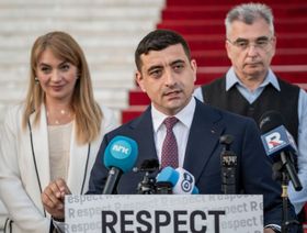 رومانيا.. اليميني جورج سيميون يتصدر نتائج الجولة الأولى من انتخابات الرئاسة