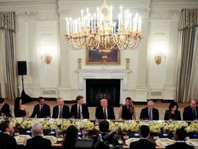 ترمب يهدد بتحقيق تجاري رداً على غرامة الاتحاد الأوروبي على جوجل