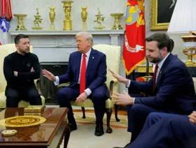 ترمب يضغط على أوكرانيا لتوقيع خطة السلام.. وكييف تواجه "قراراً صعباً"