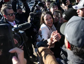 مدير CIA في كاراكاس.. والرئيسة المؤقتة تدعو لتحسين العلاقات مع واشنطن