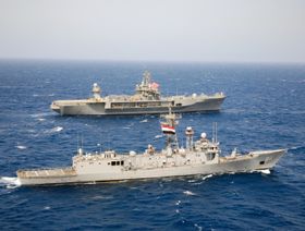 بعد هجمات الحوثيين.. الولايات المتحدة تبحث عن شركاء لحماية السفن