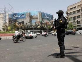 إيران تحذر من "مخاطر" إعادة فرض العقوبات الدولية وفق "آلية الزناد"
