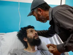 تقرير حكومي إسرائيلي: أسرى فلسطينيون يتعرضون للتجويع والضرب