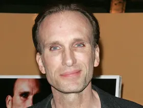 العثور على الممثل الأميركي بيتر جرين متوفياً داخل شقته في نيويورك