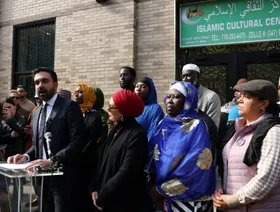 سباق نيويورك.. ممداني يدافع عن هويته ضد الهجمات "العنصرية"