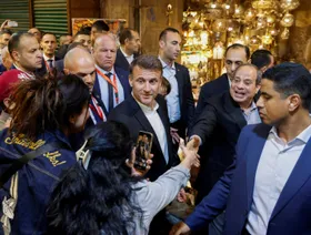 الرئيس الفرنسي إيمانويل ماكرون يصل إلى مصر