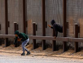 قاضٍ أميركي يوقف إجراءات ترمب "الواسعة" لتقييد طلبات اللجوء