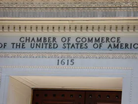 غرفة التجارة الأميركية تدعو الكونجرس لإلغاء قانون "قيصر" بشكل كامل