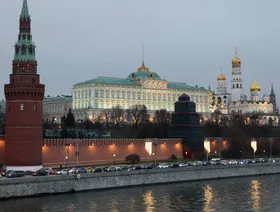 الكرملين يحذر من عقوبات أميركية محتملة على روسيا: تهدد التقارب مع واشنطن