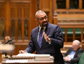 لندن تعتزم طرد الملحق الدفاعي الروسي وموسكو تتوعّد بالردّ