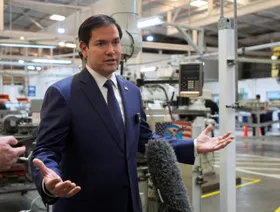 وزير الخارجية الأميركي يوجه باعتبار "السمنة" سبباً لرفض التأشيرات