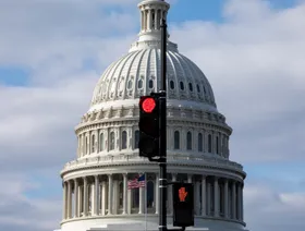 الولايات المتحدة تقترب من أطول إغلاق حكومي في تاريخها