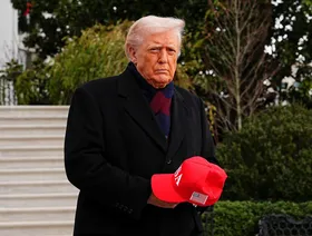 ترمب يعتزم تغيير "تصنيف الماريجوانا" لتخفيف القيود.. تجربة سابقة تكشف التعقيدات