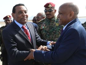 مصادر لـ"الشرق": رئيس وزراء السودان سيصدر قراراً خلال ساعات بحل الحكومة