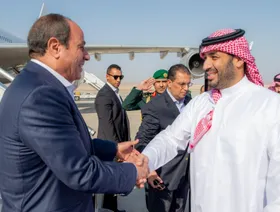ولي العهد السعودي يستقبل الرئيس المصري في نيوم