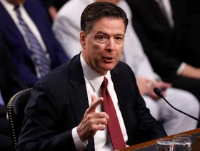 بينهم مدير FBI السابق.. قاض فيدرالي يسقط تهماً ضد خصوم لترمب