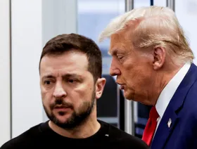 واشنطن تهدد كييف بتقليص الدعم الاستخباراتي والعسكري لدفعها إلى اتفاق سلام