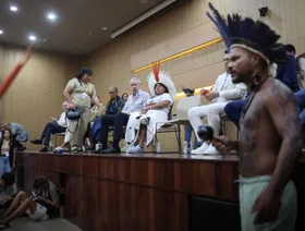 البرازيل.. محتجون من السكان الأصليين يغلقون مدخل مؤتمر COP 30