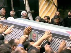 إيران تشيع جنازة إسماعيل هنية وتتعهد بالرد في "الزمان والمكان المناسبين"