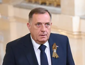 برلمان جمهورية صرب البوسنة يعيّن رئيسة مؤقتة ويعترف بتنحي ميلوراد دوديك