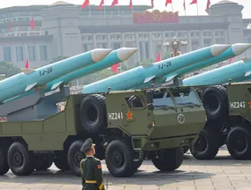 "قاتل حاملات الطائرات".. تعرف على قدرات الصاروخ الصيني Yj-20