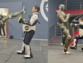 روبوت مقاتل يهاجم رئيس الشركة المطورة