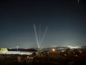 إيران تدافع عن "البرنامج الباليستي" وتضارب بشأن "مناورات صاروخية"