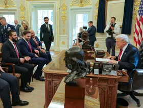 واشنطن تعلق "عقوبات قيصر" عقب لقاء ترمب والشرع في البيت الأبيض