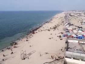"ميناء مساعدات غزة".. أسابيع من الإنشاءات و"ممر بحري" عبر قبرص للإمداد