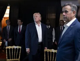 ترمب يلوح بتدخلات جديدة: فنزويلا قد لا تكون الأخيرة.. ونحن بحاجة إلى جرينلاند