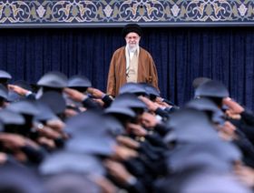 "بلومبرغ": خامنئي يلمح لتغييرات داخلية في محاولة لتوحيد الصف الإيراني