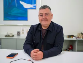 زعيم المعارضة في جرينلاند يدعو لمحادثات مباشرة مع أميركا دون الدنمارك