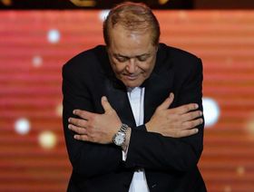 جدل حول زواج محمود عبد العزيز يتجدد بعد تسع سنوات من رحيله