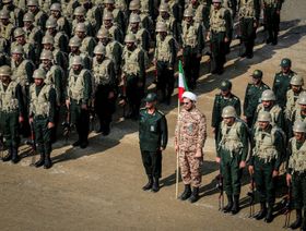 الحرس الثوري والقوات المسلحة.. لماذا تمتلك إيران جيشين؟