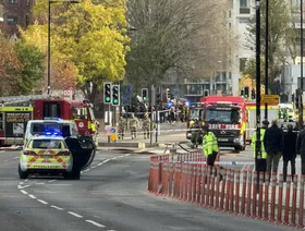 الشرطة البريطانية تعلن تفجير "طرد مشبوه" قرب السفارة الأميركية في لندن