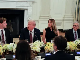 شركات التكنولوجيا الأميركية تحذر حاملي تأشيرات H-1B من السفر للخارج