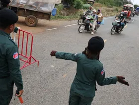 اشتباكات متصاعدة على طول الحدود بين تايلندا وكمبوديا.. وترمب يعد بالتدخل