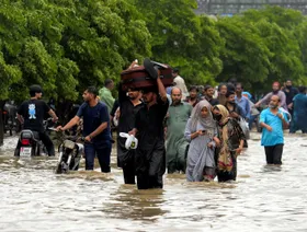 باكستان.. ارتفاع حصيلة ضحايا السيول إلى 365 شخصاً