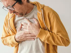 التهاب الغضروف الضلعي.. الأعراض والأسباب والعلاج