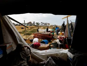 إسرائيل تلوح بالسيطرة على مناطق إضافية في غزة.. وحماس تواصل البحث عن جثامين محتجزين