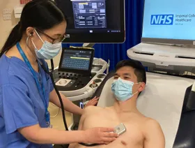 تعمل بالذكاء الاصطناعي.. سماعة طبية تكشف قصور القلب في 15 ثانية