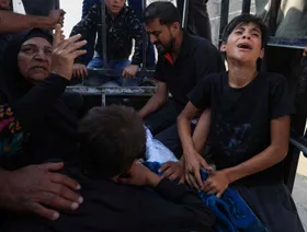 إسرائيل تقتل 140 في غزة خلال يوم مع تركيز العالم على "حرب إيران"