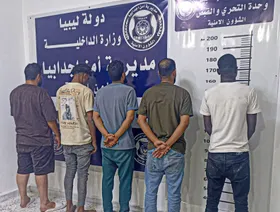 ليبيا.. تحرير أكثر من 100 مهاجر من عصابة تهريب وابتزاز
