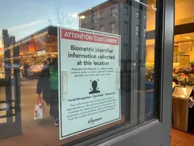 متاجر أميركية تجمع بيانات العملاء البيومترية من الأصوات وبصمات العيون