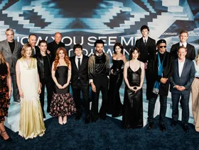 نجوم فيلم "Now you see me" يتلقون تدريباً في مدرسة للسحر