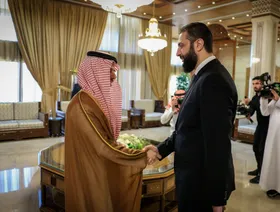 وزير الخارجية السعودي يبحث في دمشق تعزيز الشراكة وإعادة إعمار سوريا