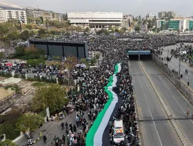 سوريا تطوي صفحة "عقوبات قيصر".. ترمب يوقع على قانون التفويض الدفاعي